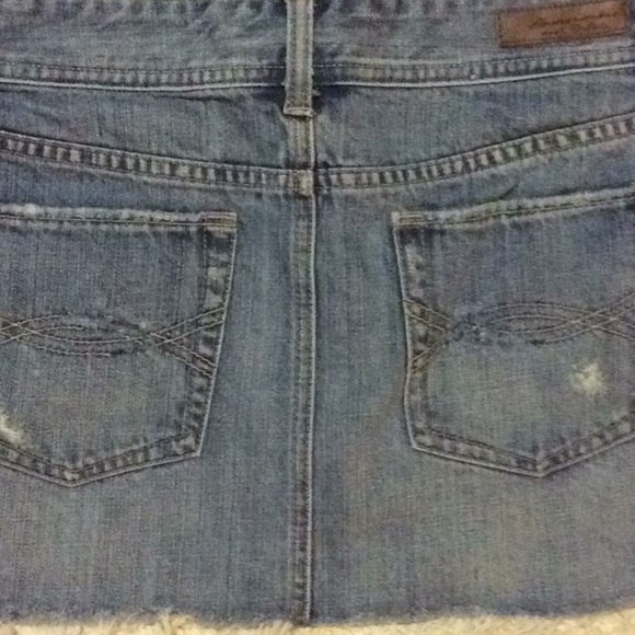 Abercrombie and Fitch mini skirt size 30. - Picture 5 of 5